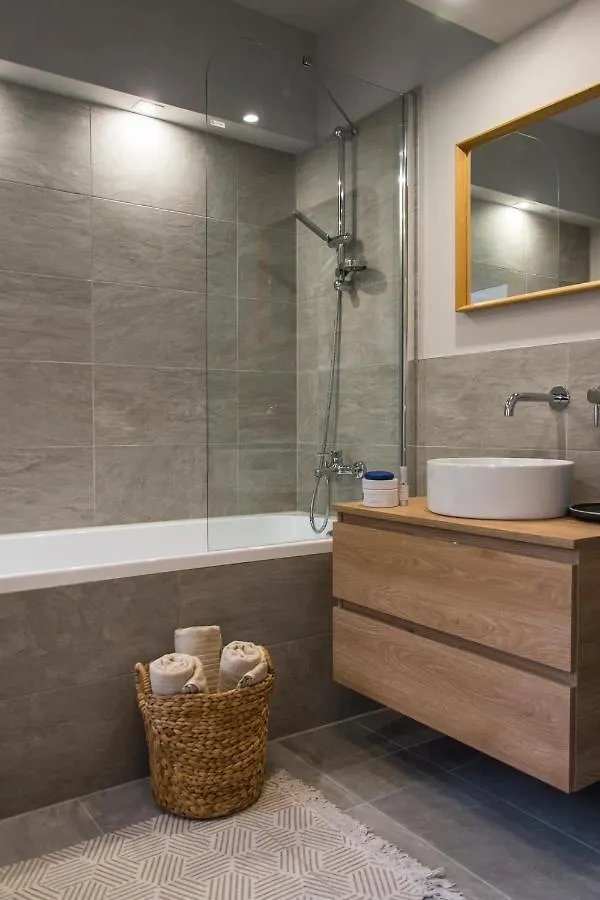 Danubio****2 Bedrooms-Be In The Center Of It All! Budapest Apartment